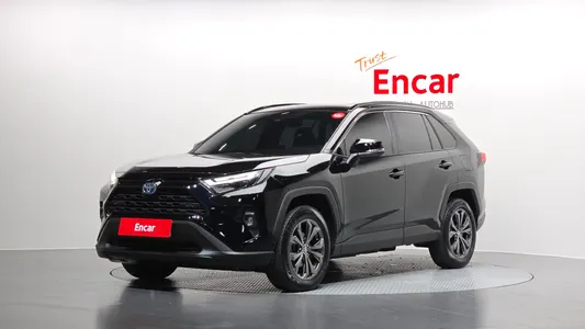 Toyota RAV4 5 2.5 2WD XLE 2023