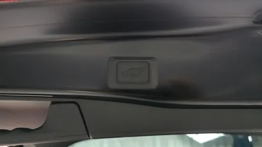 Toyota RAV4 5 2.5 2WD XLE 2023 17