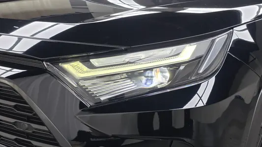 Toyota RAV4 5 2.5 2WD XLE 2023 23