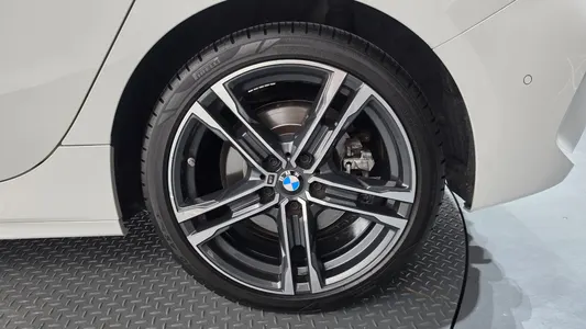 BMW 1 Series (F40) 120i M 2021 21