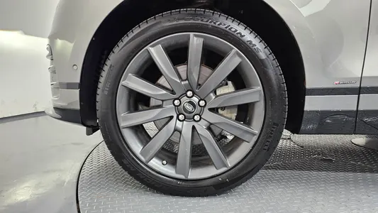 Land Rover 레인지로버 벨라 3.0 D300 R- HSE 2018 5