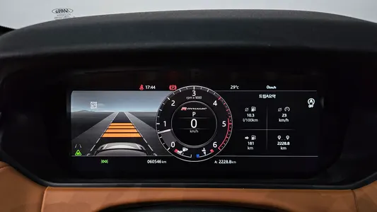Land Rover 레인지로버 벨라 3.0 D300 R- HSE 2018 8