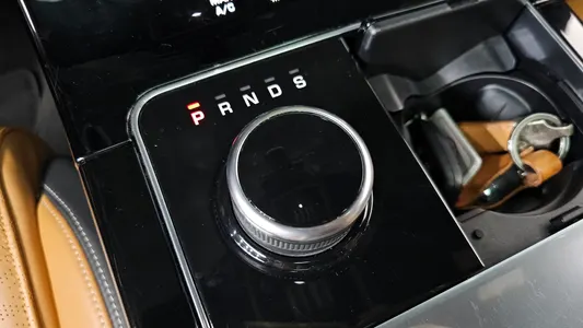 Land Rover 레인지로버 벨라 3.0 D300 R- HSE 2018 9