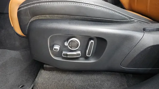 Land Rover 레인지로버 벨라 3.0 D300 R- HSE 2018 31