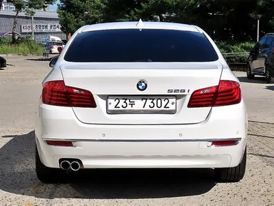 BMW 5 Series (F10) 528i 2014 4