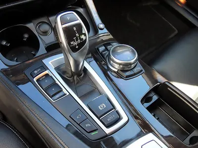 BMW 5 Series (F10) 528i 2014 11