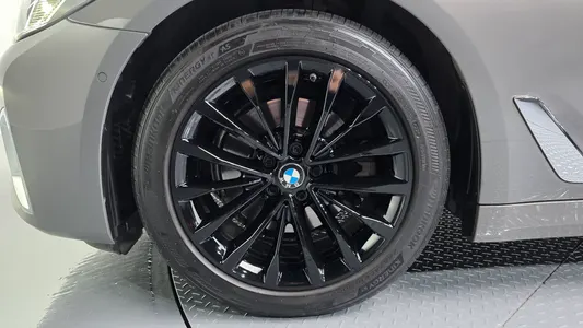 BMW 5 Series (G30) 520i 2021 4