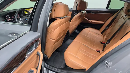 BMW 5 Series (G30) 520i 2021 11