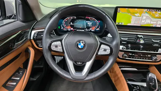 BMW 5 Series (G30) 520i 2021 12