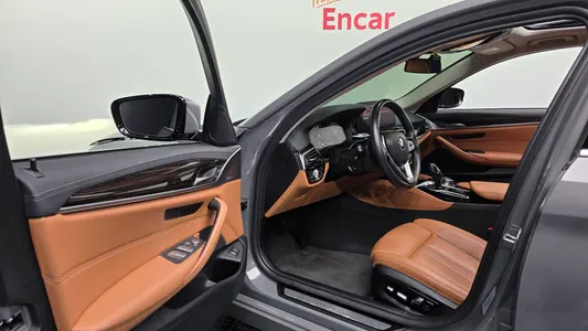 BMW 5 Series (G30) 520i 2021 9