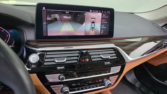BMW 5 Series (G30) 520i 2021 16