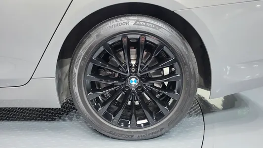 BMW 5 Series (G30) 520i 2021 21