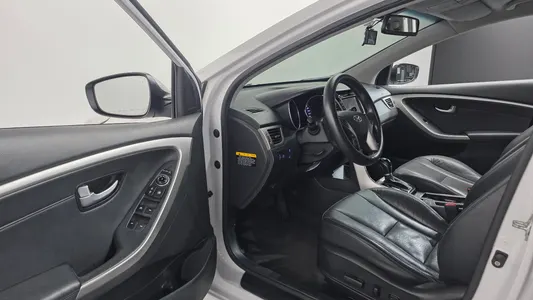 Hyundai i30() 1.6 GDI PYL 2013 10