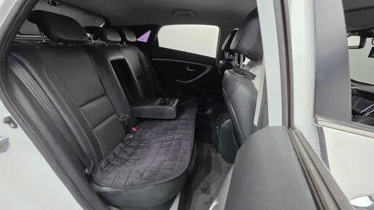 Hyundai i30() 1.6 GDI PYL 2013 18