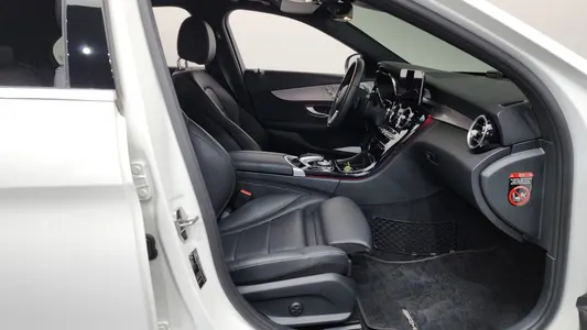 Mercedes-Benz C-Class W205 C300e 4MATIC AMG Line 2020 26
