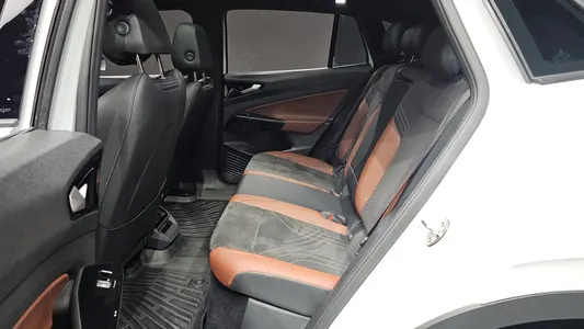 Volkswagen ID.4 2023 11