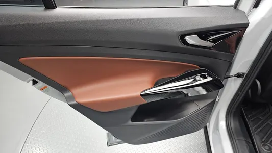 Volkswagen ID.4 2023 25