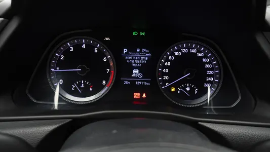 Hyundai (DN8) 2.0 2019 8
