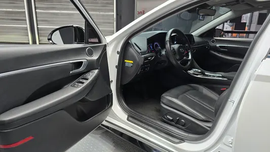 Hyundai (DN8) 2.0 2019 10