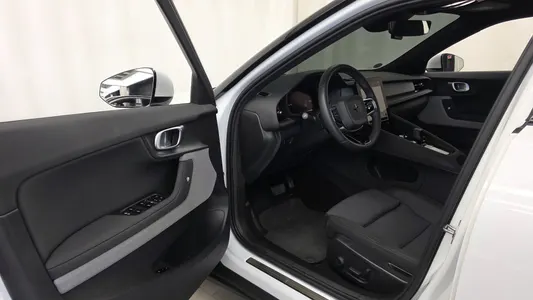 Polestar 2 2022 10