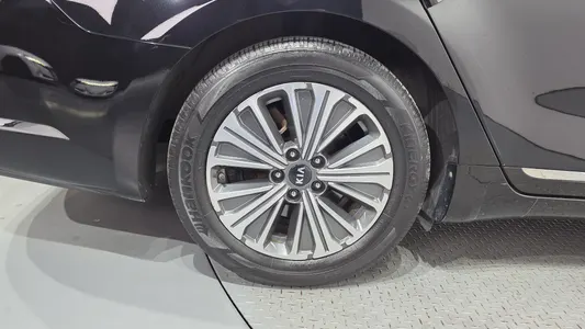 Kia K7 2019 5