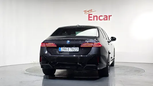 BMW 5 Series (G60) 530e M 2026 4