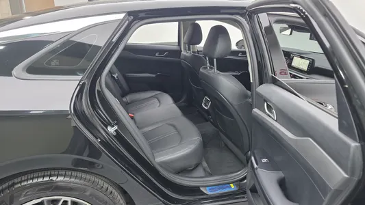 Kia K5 3 2.0 2022 11