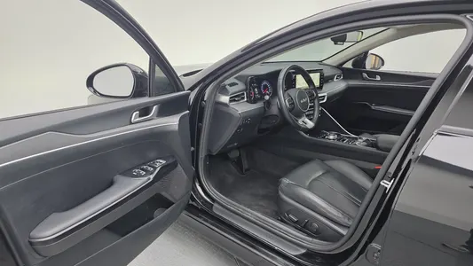 Kia K5 3 2.0 2022 10
