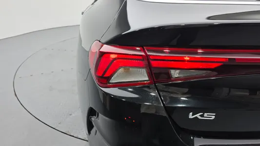 Kia K5 3 2.0 2022 23