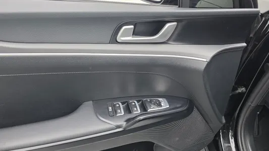Kia K5 3 2.0 2022 33