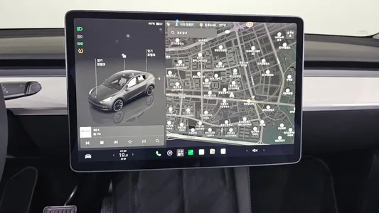 Tesla Y AWD 2024 14