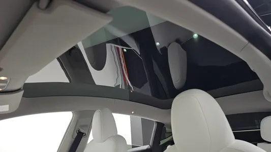 Tesla Y AWD 2024 19