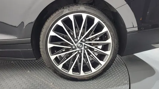 Hyundai (GN7) 2.5 2WD 2023 21