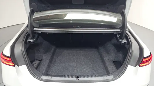 BMW 5 Series (G60) 520i 2025 19