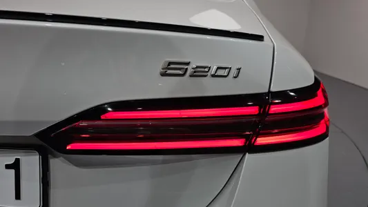 BMW 5 Series (G60) 520i 2025 23