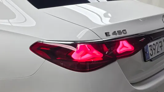 Mercedes-Benz E-Class W214 E450 4MATIC 2024 23