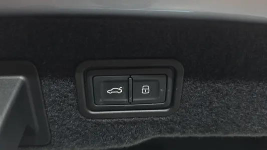 Audi A8 (D5) 50 TDI 2023 16
