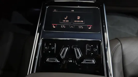 Audi A8 (D5) 50 TDI 2023 33