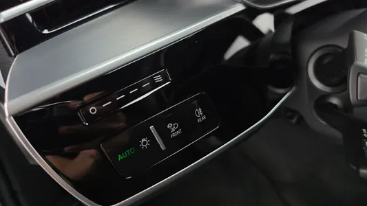 Audi A8 (D5) 50 TDI 2023 29
