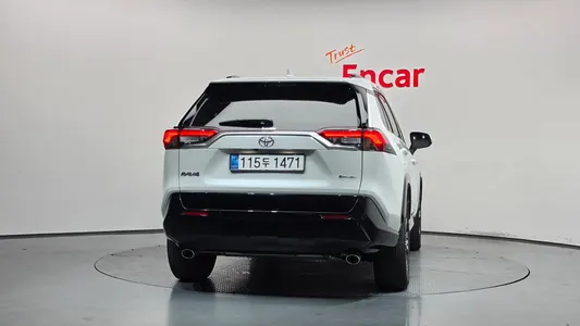 Toyota RAV4 5 2.5 4WD PHEV XSE 2025 4