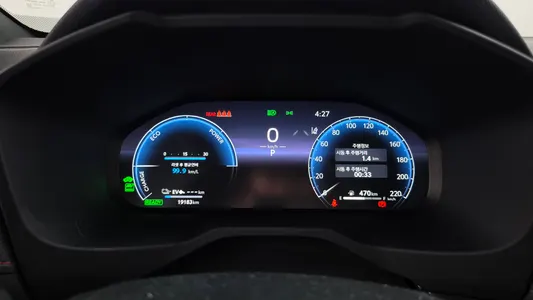Toyota RAV4 5 2.5 4WD PHEV XSE 2025 8