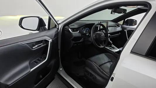 Toyota RAV4 5 2.5 4WD PHEV XSE 2025 10