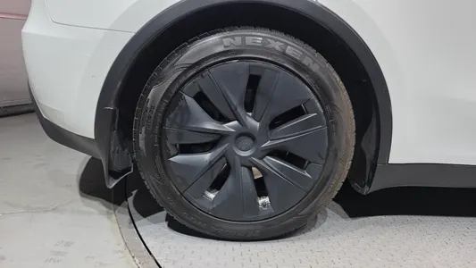 Tesla Y RWD 2021 5