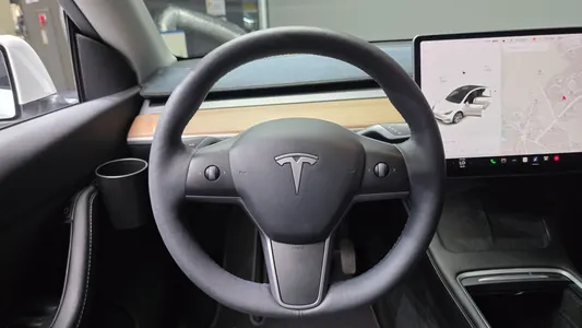 Tesla Y RWD 2021 13