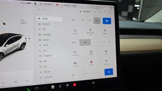 Tesla Y RWD 2021 18