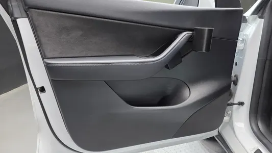 Tesla Y RWD 2021 24