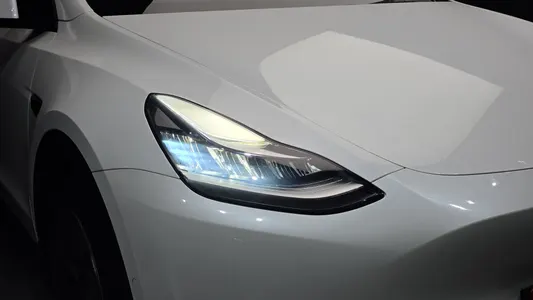 Tesla Y RWD 2021 22