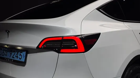 Tesla Y RWD 2021 23