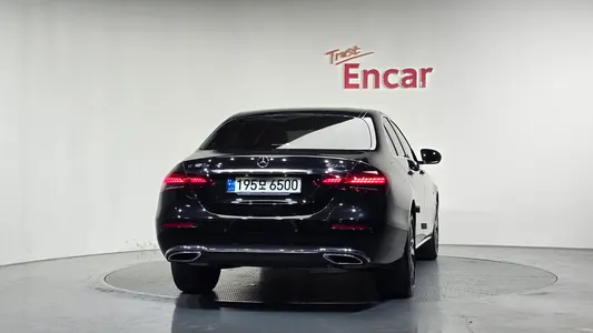 Mercedes-Benz E-Class W213 E300e 4MATIC 2021 4