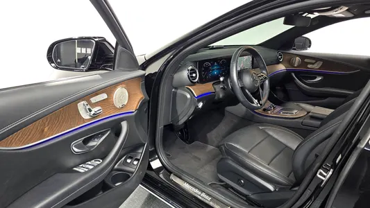 Mercedes-Benz E-Class W213 E300e 4MATIC 2021 10